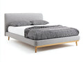 Cama doble tapizada 210 x 160 x 110 cm - gris claro y madera natural - cabecero acolchado con patas inclinadas